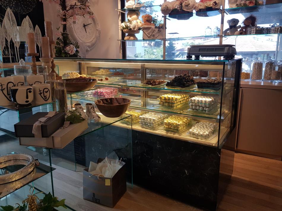 D'LARA CHOCOLATE & EVENTS